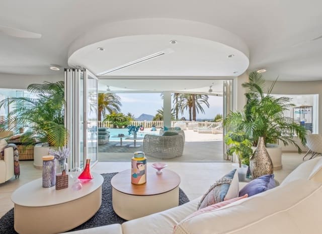 5 bedroom Villa for sale in Altea with pool garage - € 1,975,000 (Ref: 8825676)