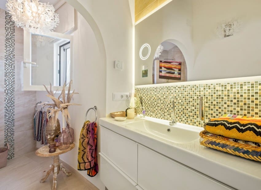 5 bedroom Villa for sale in Altea with pool garage - € 1,975,000 (Ref: 8825676)