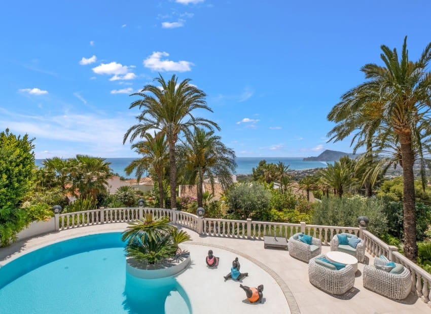 5 bedroom Villa for sale in Altea with pool garage - € 1,975,000 (Ref: 8825676)