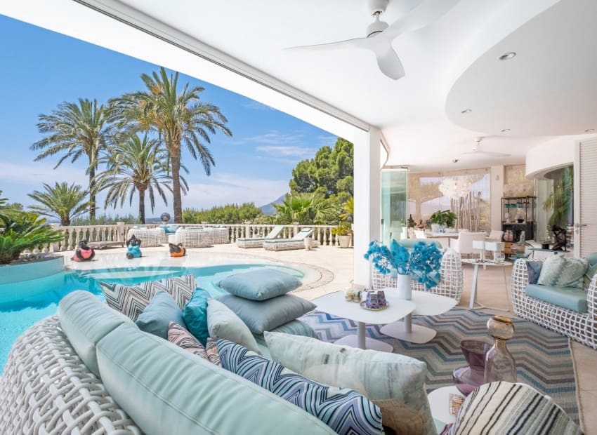 5 bedroom Villa for sale in Altea with pool garage - € 1,975,000 (Ref: 8825676)