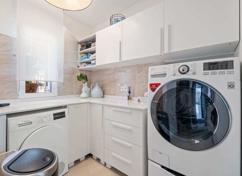 5 bedroom Villa for sale in Altea with pool garage - € 1,975,000 (Ref: 8825676)