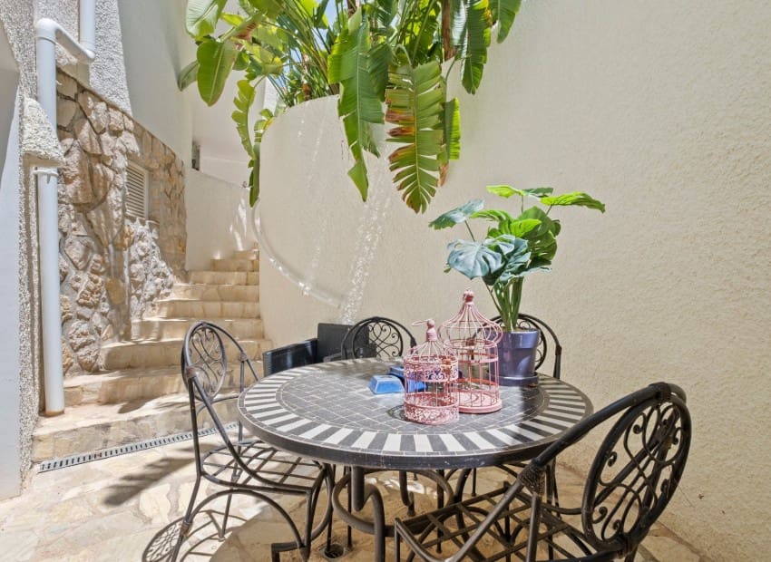 5 bedroom Villa for sale in Altea with pool garage - € 1,975,000 (Ref: 8825676)