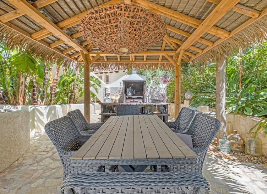 5 bedroom Villa for sale in Altea with pool garage - € 1,975,000 (Ref: 8825676)