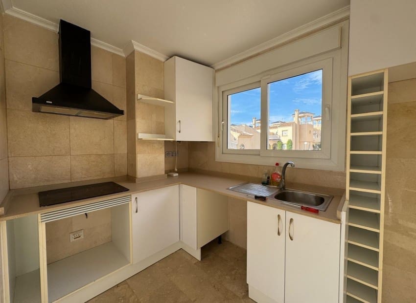 3 makuuhuone Huvila myytävänä paikassa Guardamar del Segura mukana uima-altaan - 390 000 € (Ref: 8825687)