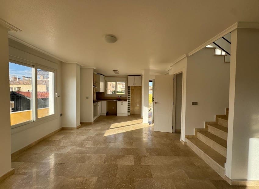 3 makuuhuone Huvila myytävänä paikassa Guardamar del Segura mukana uima-altaan - 390 000 € (Ref: 8825687)