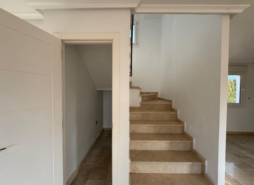 3 makuuhuone Huvila myytävänä paikassa Guardamar del Segura mukana uima-altaan - 390 000 € (Ref: 8825687)