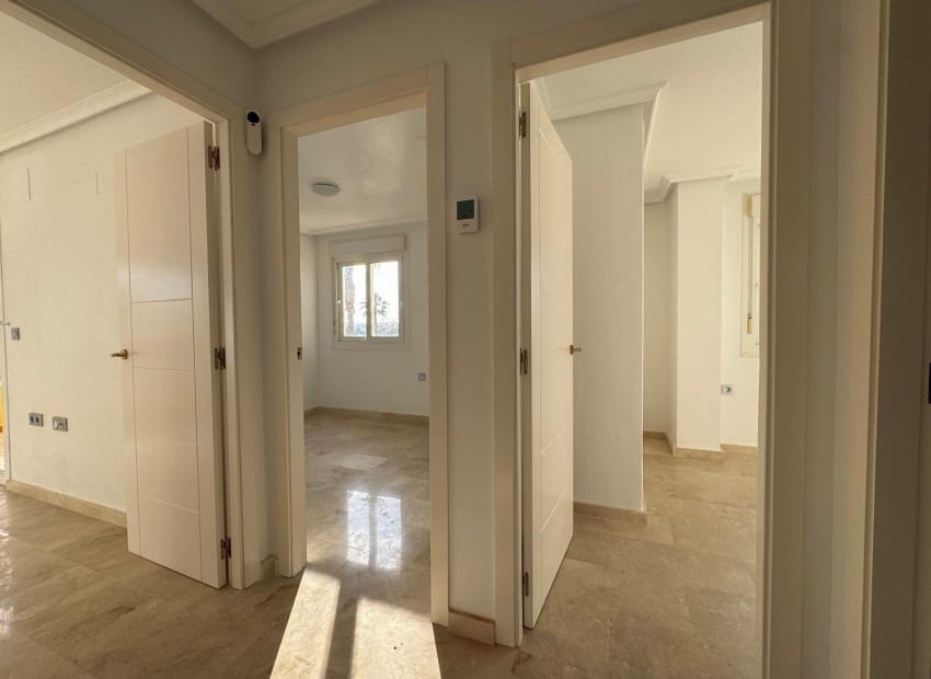 3 makuuhuone Huvila myytävänä paikassa Guardamar del Segura mukana uima-altaan - 390 000 € (Ref: 8825687)