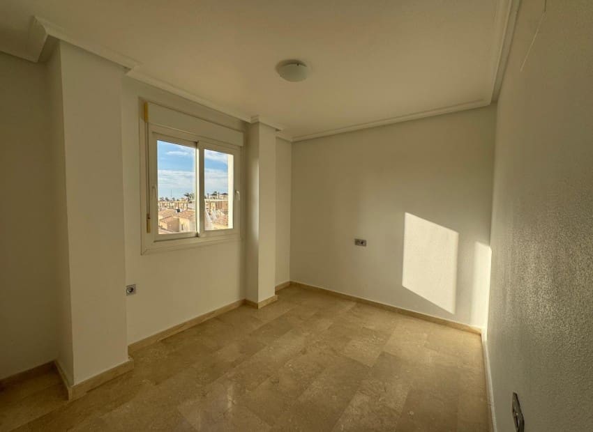 3 makuuhuone Huvila myytävänä paikassa Guardamar del Segura mukana uima-altaan - 390 000 € (Ref: 8825687)