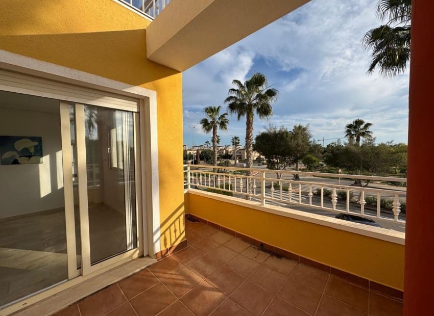 3 makuuhuone Huvila myytävänä paikassa Guardamar del Segura mukana uima-altaan - 390 000 € (Ref: 8825687)