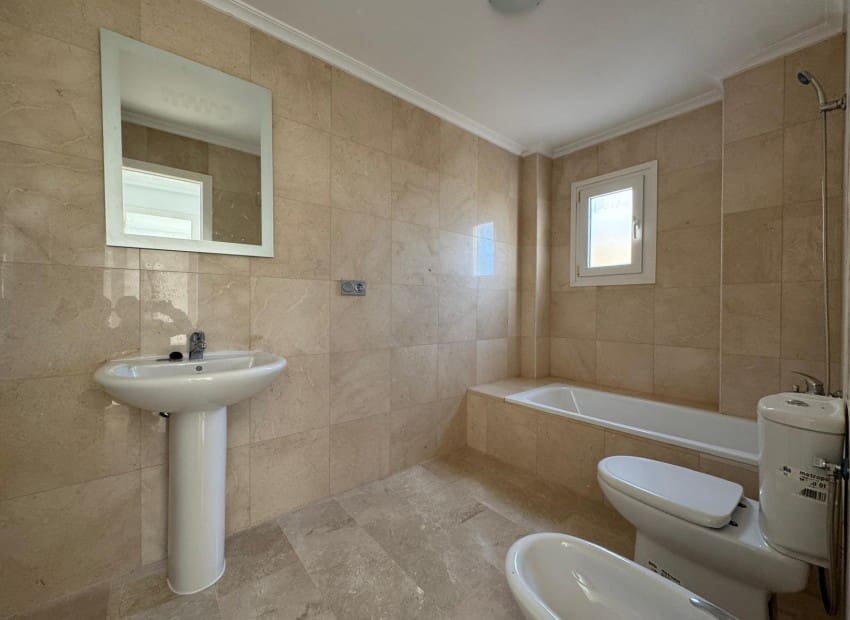 3 makuuhuone Huvila myytävänä paikassa Guardamar del Segura mukana uima-altaan - 390 000 € (Ref: 8825687)