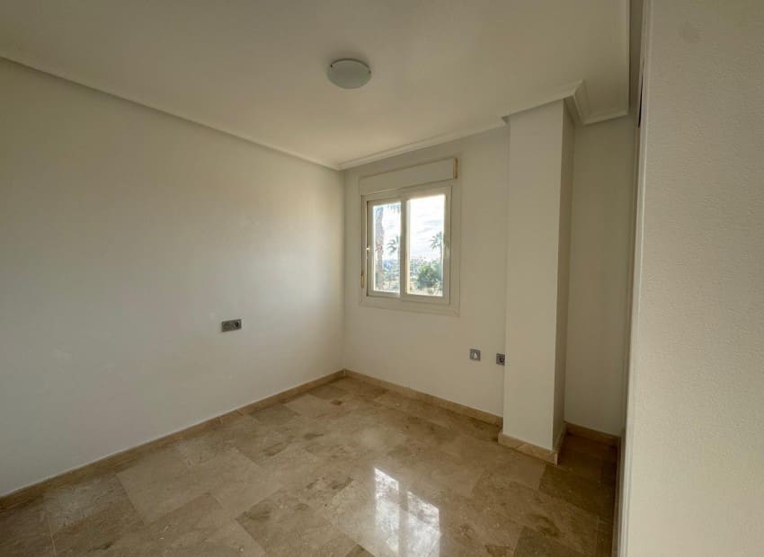 3 makuuhuone Huvila myytävänä paikassa Guardamar del Segura mukana uima-altaan - 390 000 € (Ref: 8825687)