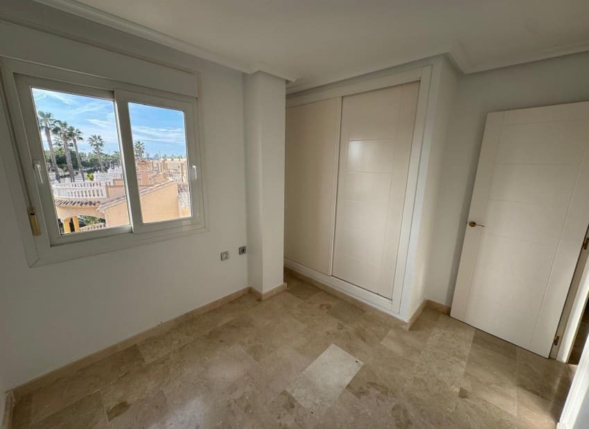 3 makuuhuone Huvila myytävänä paikassa Guardamar del Segura mukana uima-altaan - 390 000 € (Ref: 8825687)