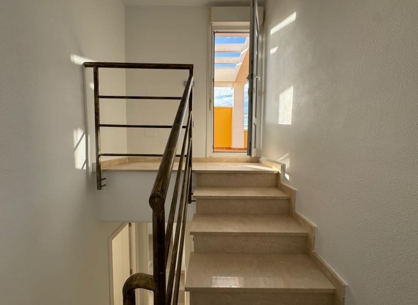 3 makuuhuone Huvila myytävänä paikassa Guardamar del Segura mukana uima-altaan - 390 000 € (Ref: 8825687)