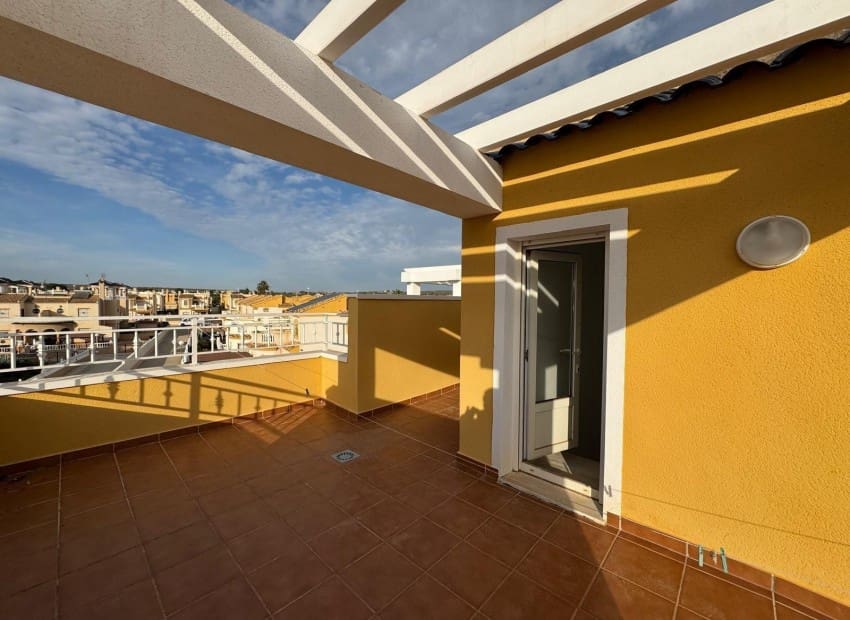 3 makuuhuone Huvila myytävänä paikassa Guardamar del Segura mukana uima-altaan - 390 000 € (Ref: 8825687)