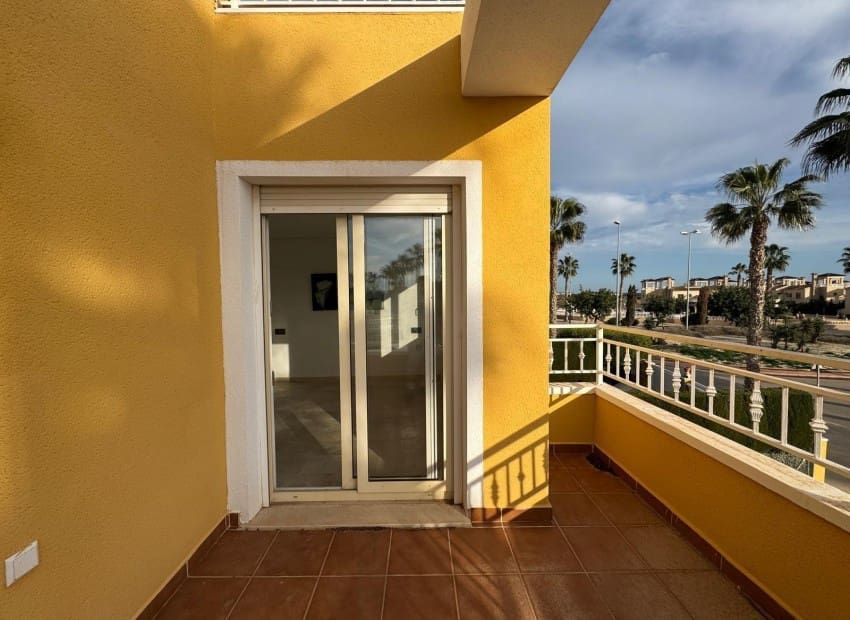 3 makuuhuone Huvila myytävänä paikassa Guardamar del Segura mukana uima-altaan - 390 000 € (Ref: 8825687)