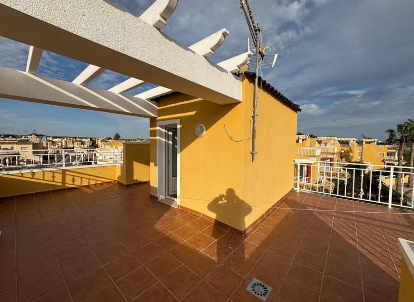 3 makuuhuone Huvila myytävänä paikassa Guardamar del Segura mukana uima-altaan - 390 000 € (Ref: 8825687)