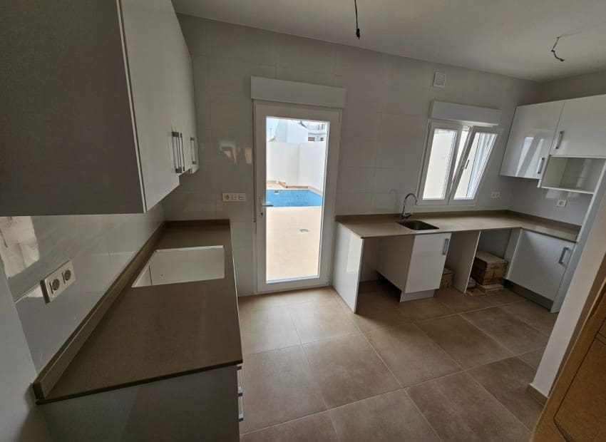 3 slaapkamer Villa te koop in Pilar de la Horadada met zwembad garage - € 265.000 (Ref: 8825688)