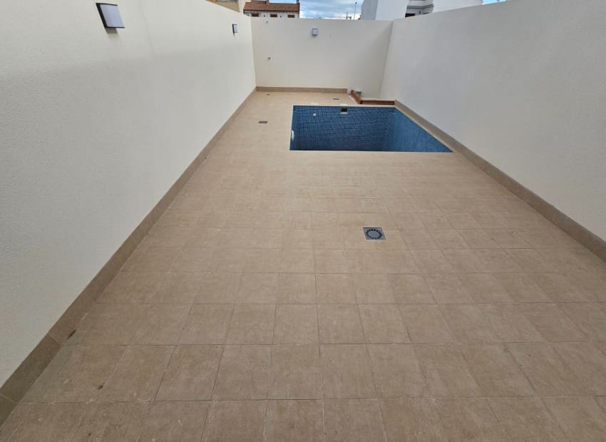 3 slaapkamer Villa te koop in Pilar de la Horadada met zwembad garage - € 265.000 (Ref: 8825688)