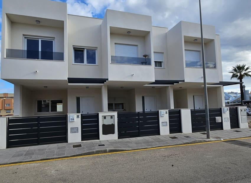 3 slaapkamer Villa te koop in Pilar de la Horadada met zwembad garage - € 265.000 (Ref: 8825688)