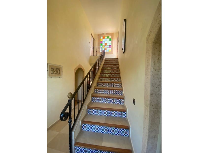 4 soverom Villa til salgs i Altea la Vella med svømmebasseng garasje - € 630 000 (Ref: 8825689)