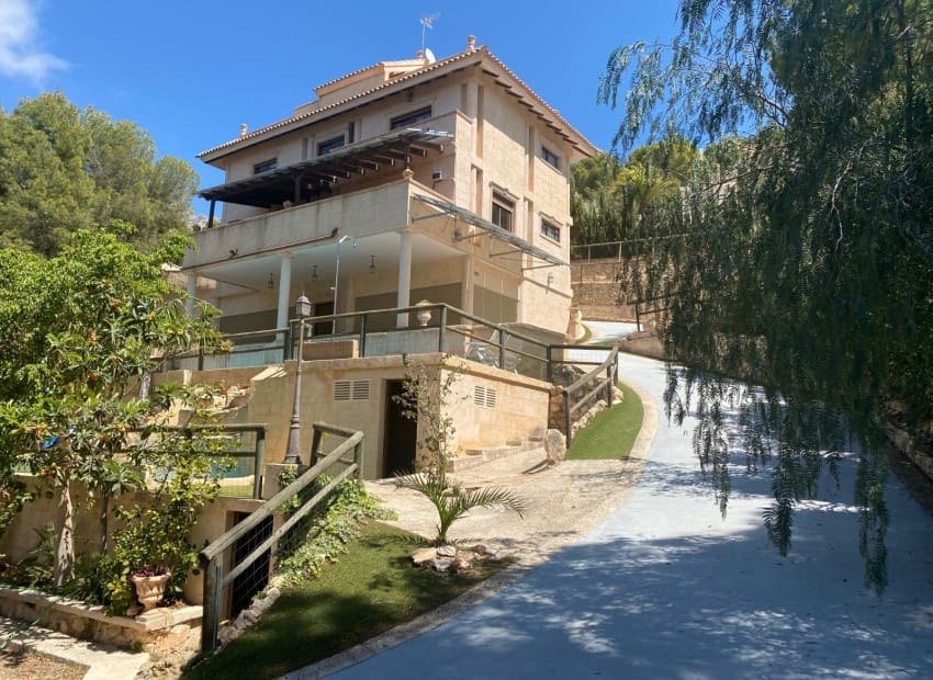 4 soverom Villa til salgs i Altea la Vella med svømmebasseng garasje - € 630 000 (Ref: 8825689)