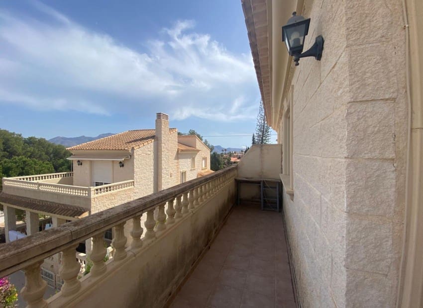 4 soveværelse Villa til salg i Albir med swimmingpool garage - € 450.000 (Ref: 8825704)