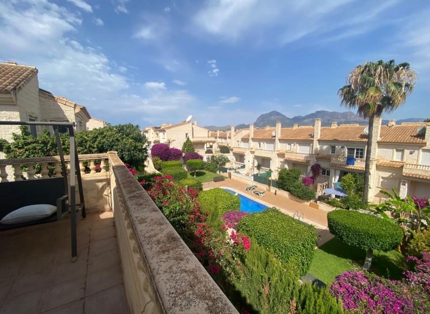 4 soveværelse Villa til salg i Albir med swimmingpool garage - € 450.000 (Ref: 8825704)