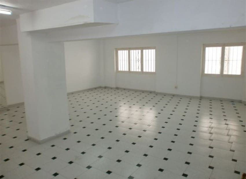 Kommersiell til salgs i Calpe / Calp med svømmebasseng - € 96 000 (Ref: 8825707)