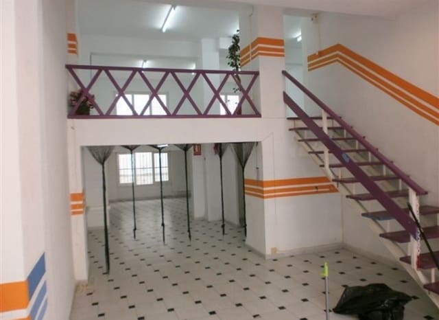 Kommersiell til salgs i Pueblo, Calpe / Calp med svømmebasseng - € 96 000 (Ref: 8825707)