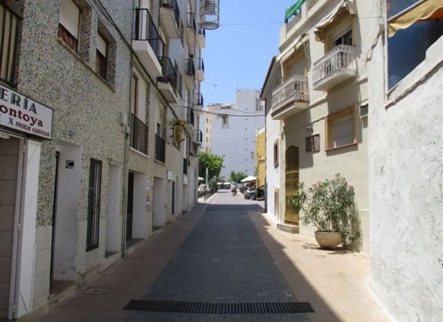 Kommersiell til salgs i Pueblo, Calpe / Calp med svømmebasseng - € 96 000 (Ref: 8825707)