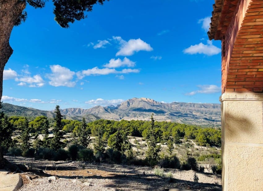 9 soveværelse Finca/Landehus til salg i Jijona / Xixona med swimmingpool garage - € 550.000 (Ref: 8825713)