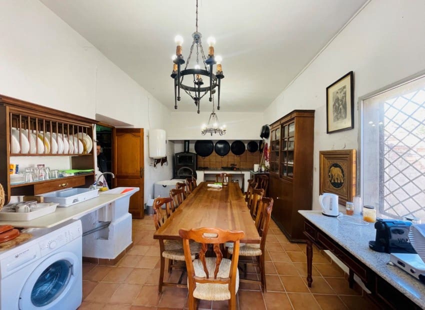 9 soveværelse Finca/Landehus til salg i Jijona / Xixona med swimmingpool garage - € 550.000 (Ref: 8825713)