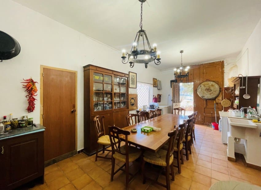 9 soveværelse Finca/Landehus til salg i Jijona / Xixona med swimmingpool garage - € 550.000 (Ref: 8825713)