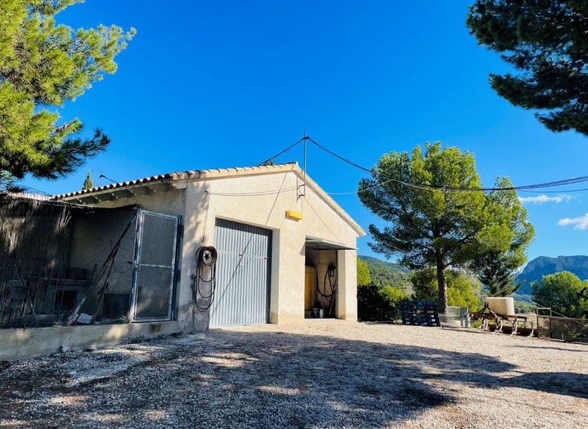 9 soveværelse Finca/Landehus til salg i Jijona / Xixona med swimmingpool garage - € 550.000 (Ref: 8825713)