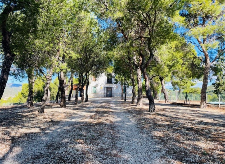 9 soveværelse Finca/Landehus til salg i Jijona / Xixona med swimmingpool garage - € 550.000 (Ref: 8825713)