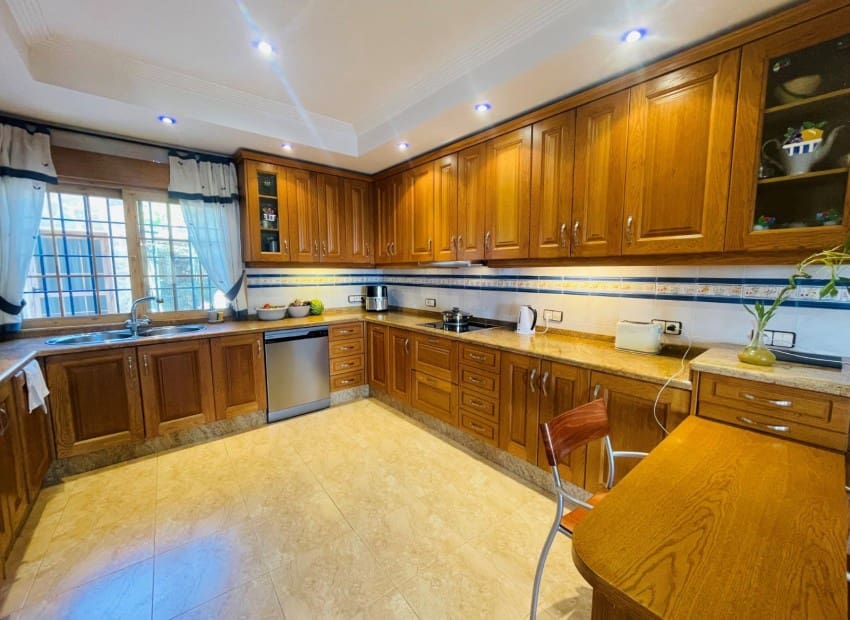 6 slaapkamer Villa te koop in Altea la Vella met zwembad garage - € 2.299.500 (Ref: 8825714)