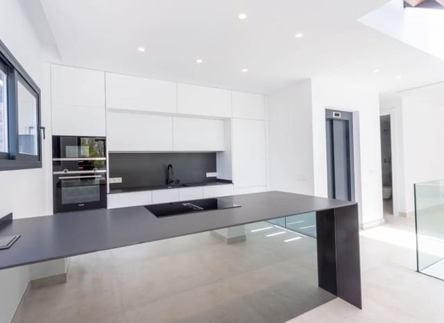 3 chambre Villa/Maison à vendre à Altea avec piscine - 1 700 000 € (Ref: 8825715)