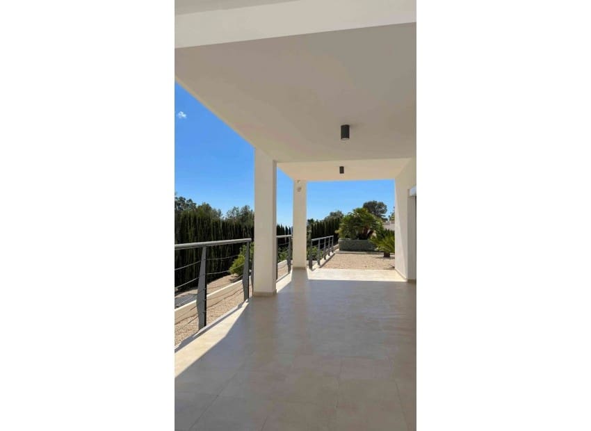 5 bedroom Villa for sale in Altea la Vella with pool garage - € 1,100,000 (Ref: 8825720)