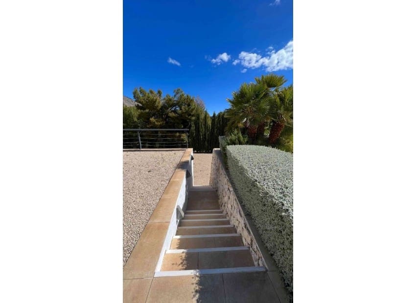 5 bedroom Villa for sale in Altea la Vella with pool garage - € 1,100,000 (Ref: 8825720)