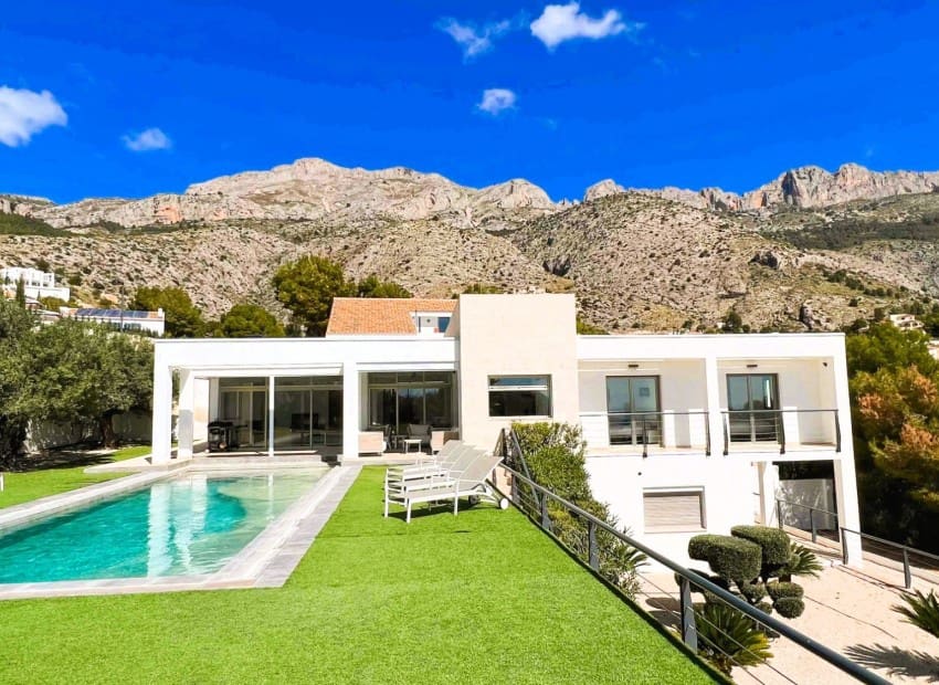 5 bedroom Villa for sale in Altea la Vella with pool garage - € 1,100,000 (Ref: 8825720)
