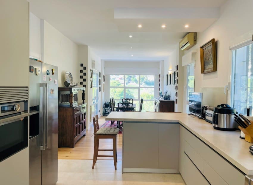 4 soveværelse Villa til salg i Altea la Vella med swimmingpool garage - € 1.295.000 (Ref: 8825721)