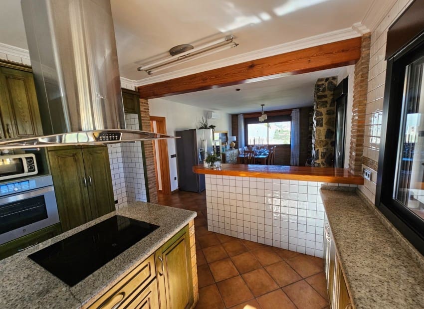 6 soveværelse Villa til salg i Callosa d'En Sarria med swimmingpool garage - € 950.000 (Ref: 8825738)