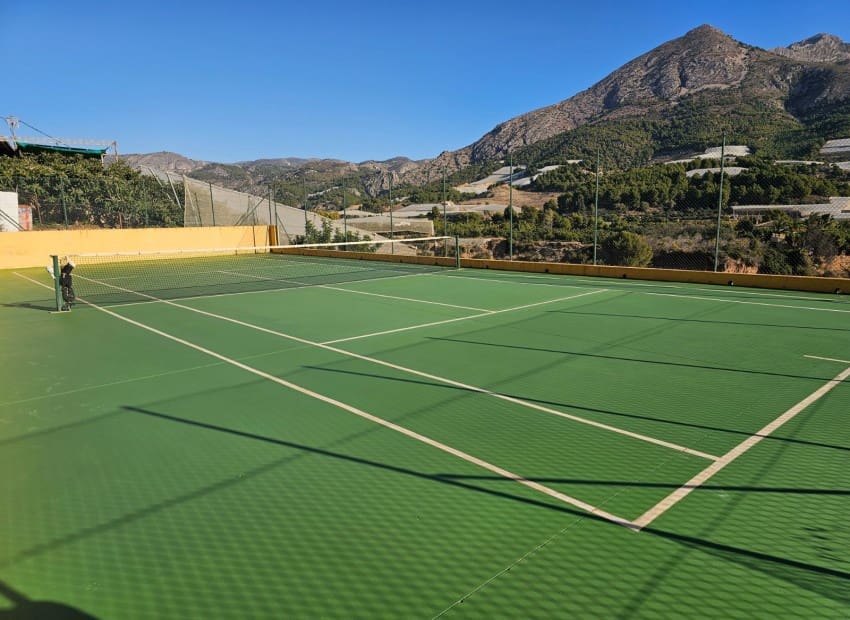 6 soveværelse Villa til salg i Callosa d'En Sarria med swimmingpool garage - € 950.000 (Ref: 8825738)