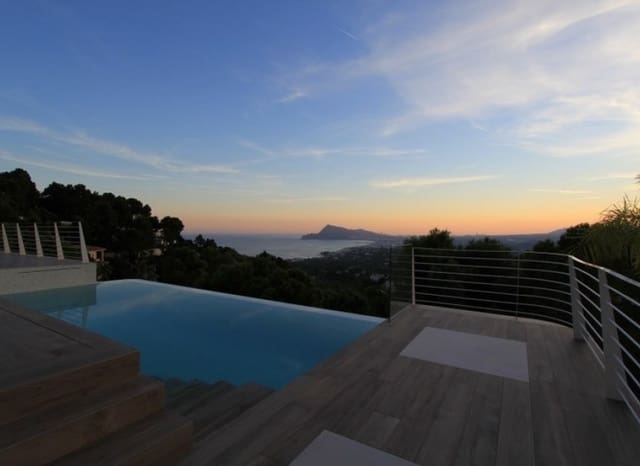 4 chambre Villa/Maison à vendre à Altea avec piscine garage - 1 750 000 € (Ref: 8825741)