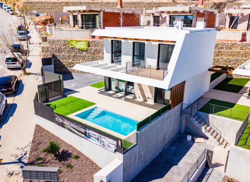 2 bedroom Villa for sale in Polop with pool - € 527,600 (Ref: 8825746)