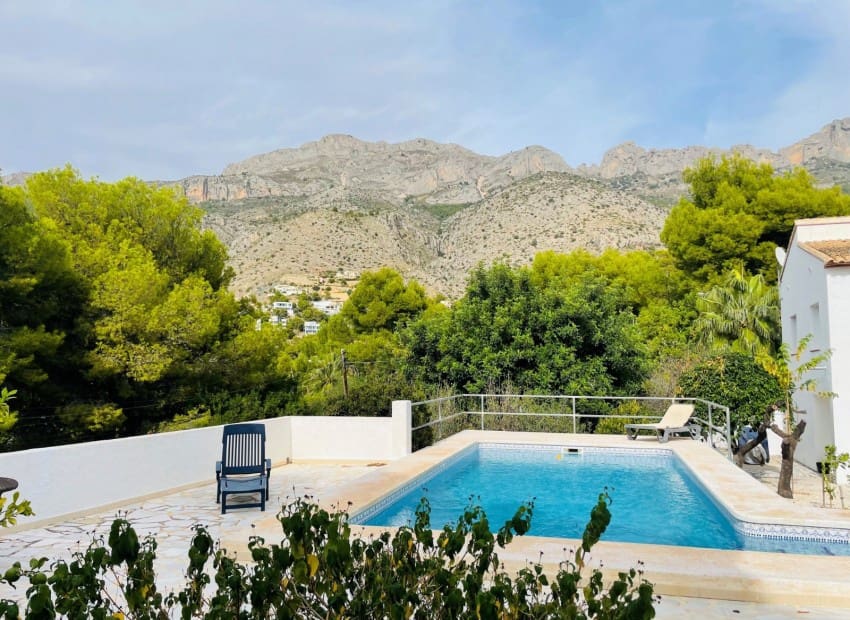 6 slaapkamer Villa te koop in Altea la Vella met zwembad garage - € 740.000 (Ref: 8825748)