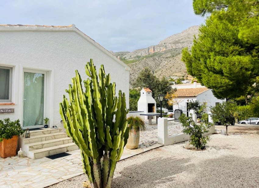 6 slaapkamer Villa te koop in Altea la Vella met zwembad garage - € 740.000 (Ref: 8825748)