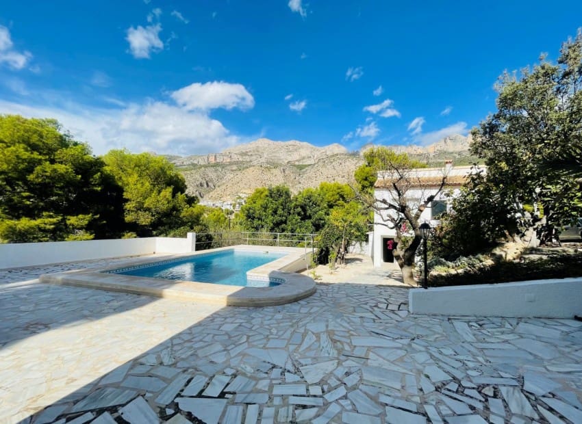6 slaapkamer Villa te koop in Altea la Vella met zwembad garage - € 740.000 (Ref: 8825748)