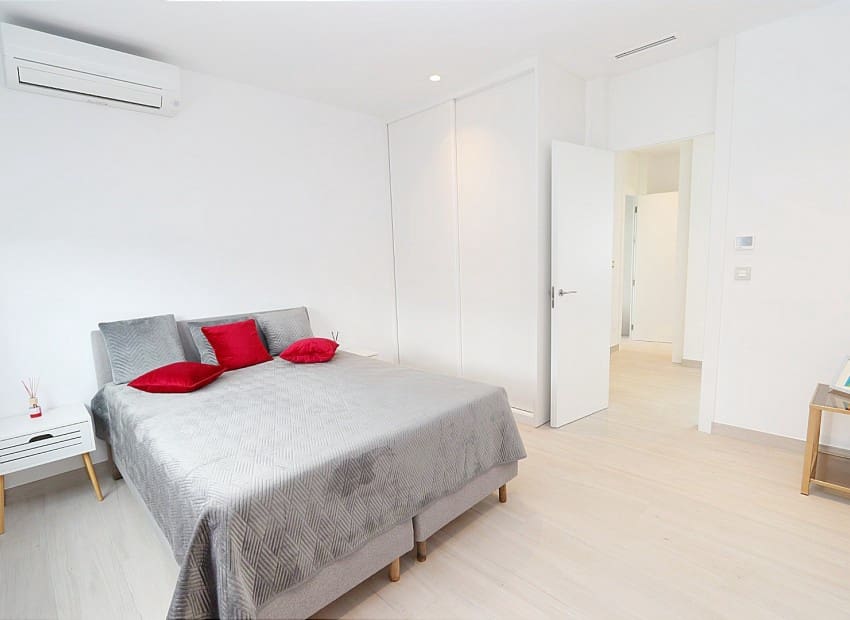 3 bedroom Villa for sale in Finestrat with pool - € 725,000 (Ref: 8825757)