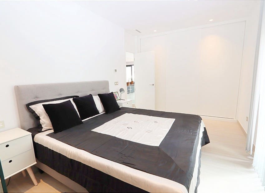 3 bedroom Villa for sale in Finestrat with pool - € 725,000 (Ref: 8825757)